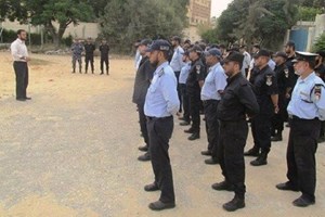 توجيه خان يونس يلقي كلمة توجيهية في طابور أركان