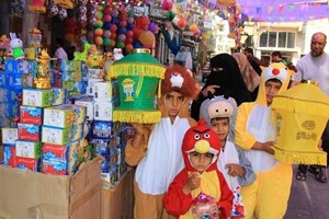 أسواق خانيونس تبتهج فرحاً بحلول رمضـان