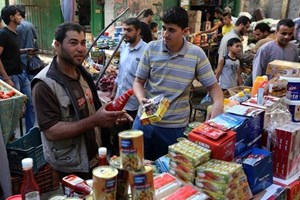 مباحث التموين بالوسطى تتلف مواد غذائية