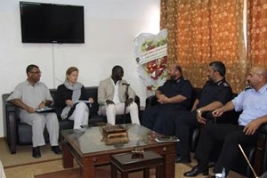 اللواء البطش يستقبل وفداً من الصليب الأحمر