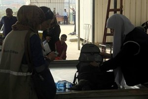 سفر ووصول 518 شخصاً الجمعة عبر معبر بيت حانون