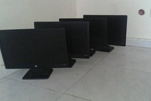 مباحث الوسطى تضبط لصاً سرق شاشات حاسوب من مدرسة ثانوية