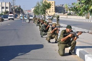 بالصور.. مسير عسكري بالقوات لطلاب دورة تأهيل الضباط العاشرة