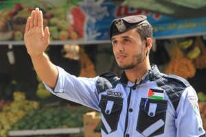 العقيد حمادة: نسعى لتعزيز ثقافة المرور بين المواطنين