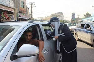 الشرطة النسائية تختتم حملة "نحن معكِ" الأمنية