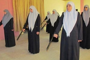 الشرطة النسائية تعقد دورة "عصا التنفا " لعناصرها