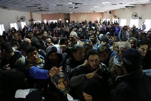 معبر رفح: مغادرة 378 مسافراً في اليوم الأول من الفتح الاستثنائي