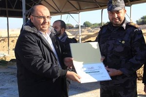 الأمن والحماية يكرم ضباطه المميزين وهيئة التوجيه السياسي