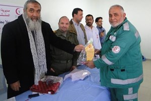 تكريم العاملين بالمستشفى الجزائري بخانيونس