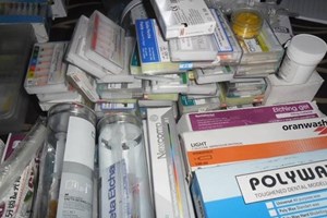 المباحث العامة تقبض على سارق مستلزمات طبية