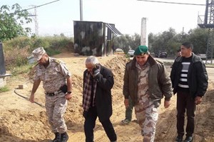 اللواء أبو عاذرة يتفقد الكتيبة الخامسة في الأمن الوطني