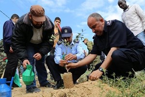  الأجهزة الأمنية تشارك في إحياء فعاليات يوم الأرض برفح