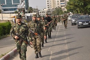 الفتوة تنظم مسيراً عسكرياً لضباطها بغـزة