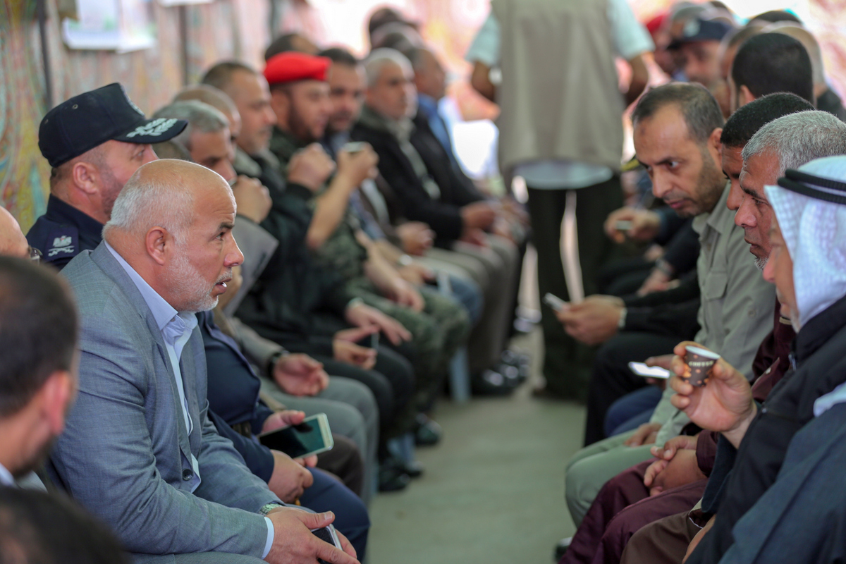 قيادة الداخلية تُقدم واجب العزاء لذوي شهداء مسيرة العودة