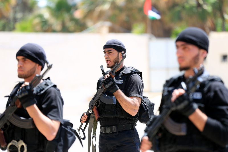 "كلية الرباط" تُخرج الفوج الثامن من بكالوريوس "القانون والشرطة"