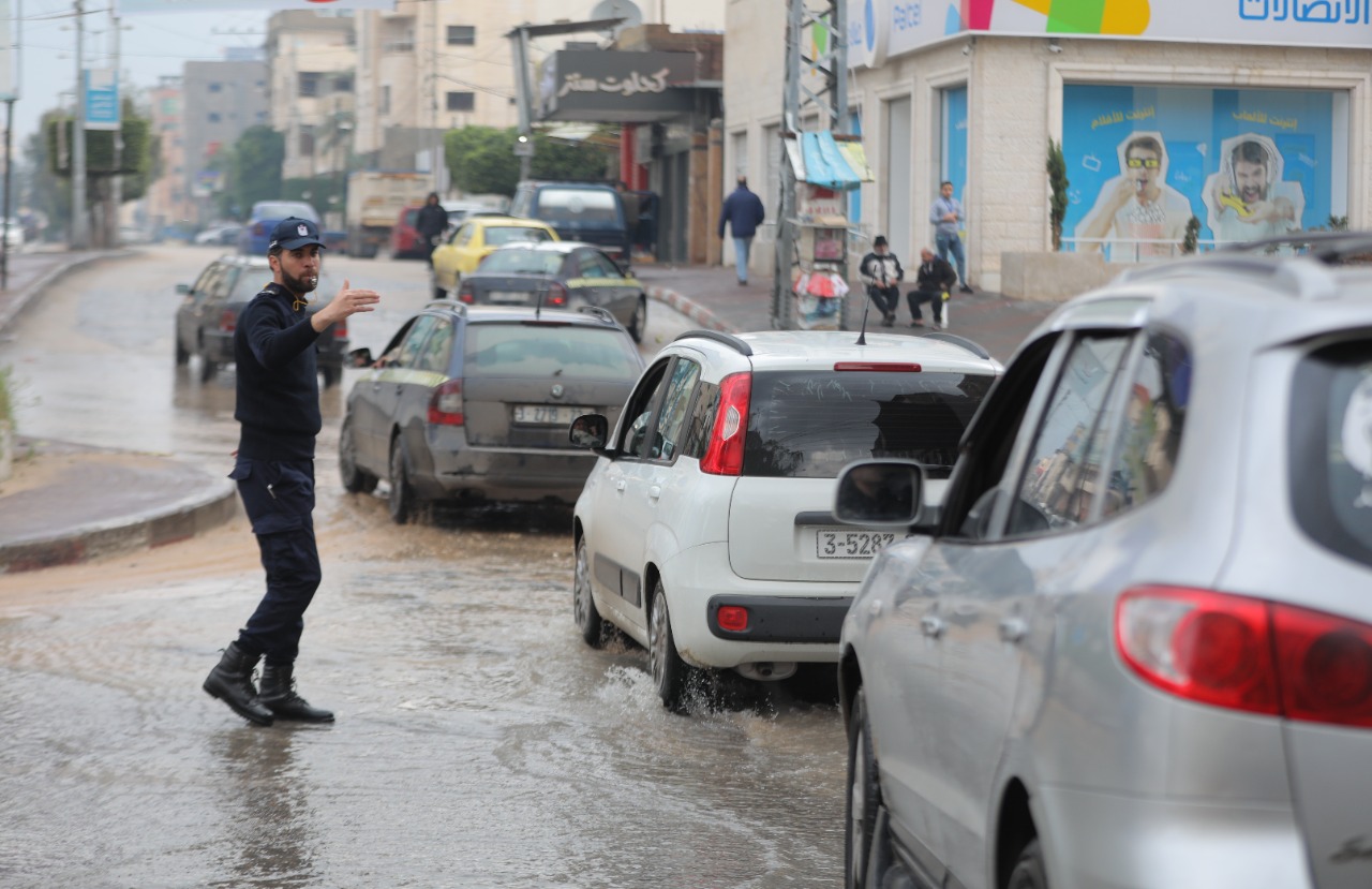 أجهزة الداخلية تساند المواطنين في ظل المنخفض الجوي