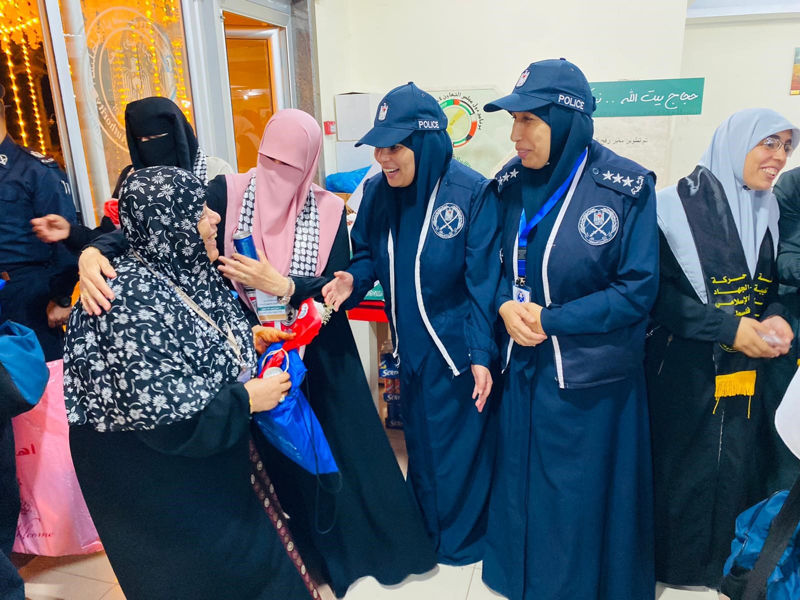 أطقم "المعابر" تسهل وصول الفوج الأول من الحجاج عبر معبر رفح