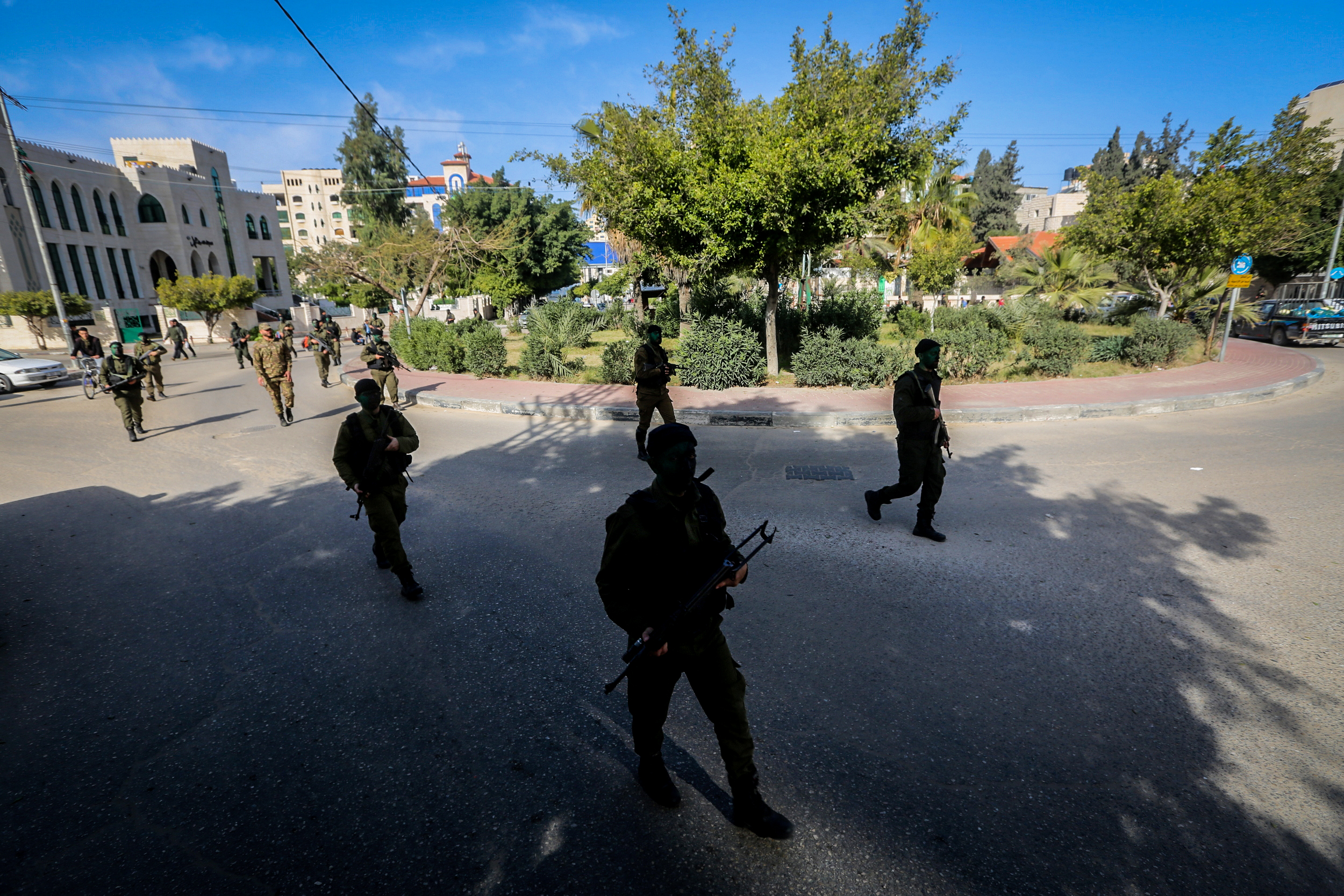 مسير عسكري لدورات قادة السرايا 5، وتأهيل الضباط 15، وصف ضباط 16 بقوات الأمن الوطني