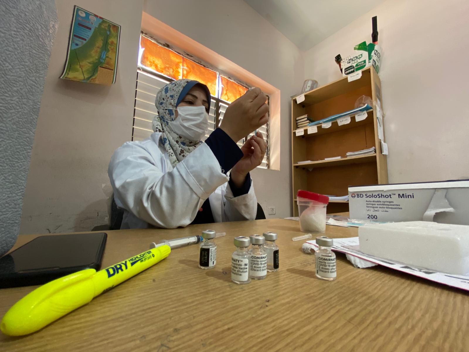 الداخلية تشرع بتطعيم كوادرها ضد فيروس كورونا