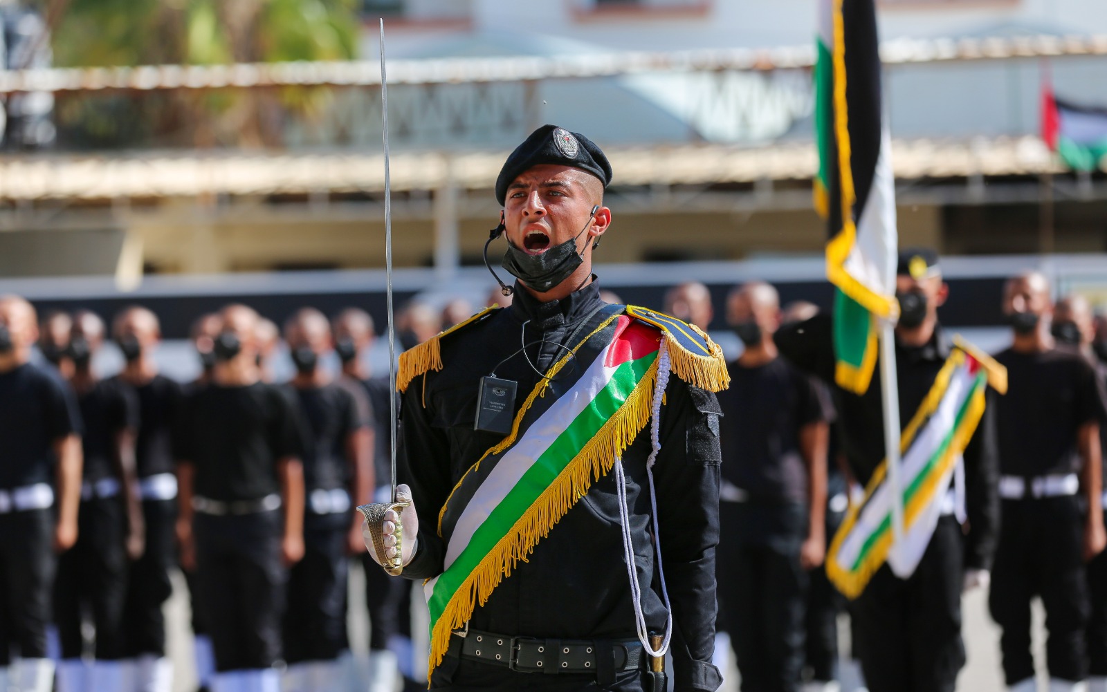 كلية الرباط تُخرج المخيم المغلق لدورة الطلاب المستجدين 