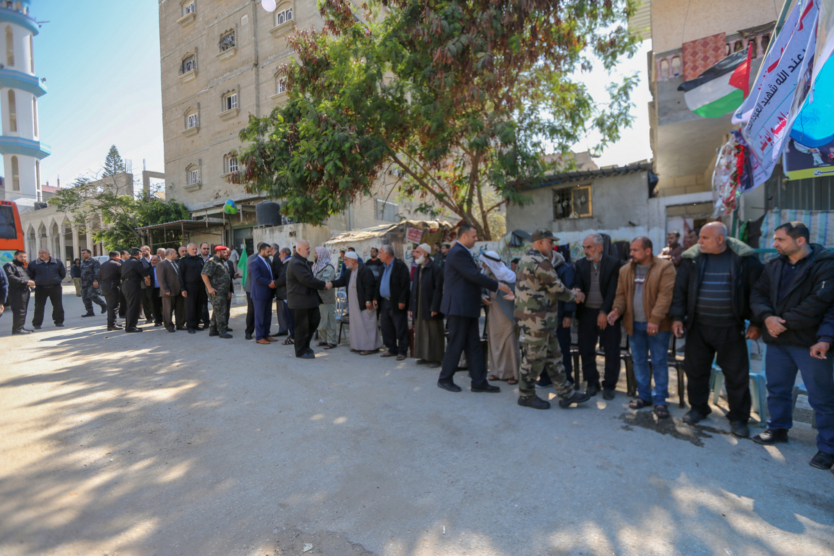 قيادة الداخلية تُقدم واجب العزاء لذوي شهداء مسيرة العودة