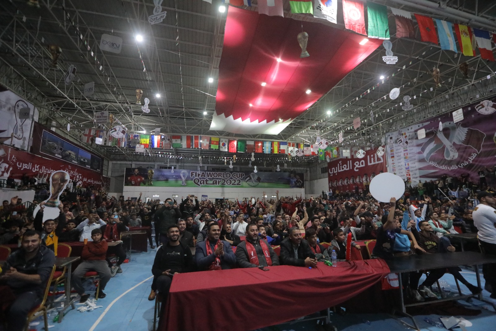أجواء متابعة المواطنين في غزة مباراة نهائي كأس العالم - قطر 2022 مساء اليوم.