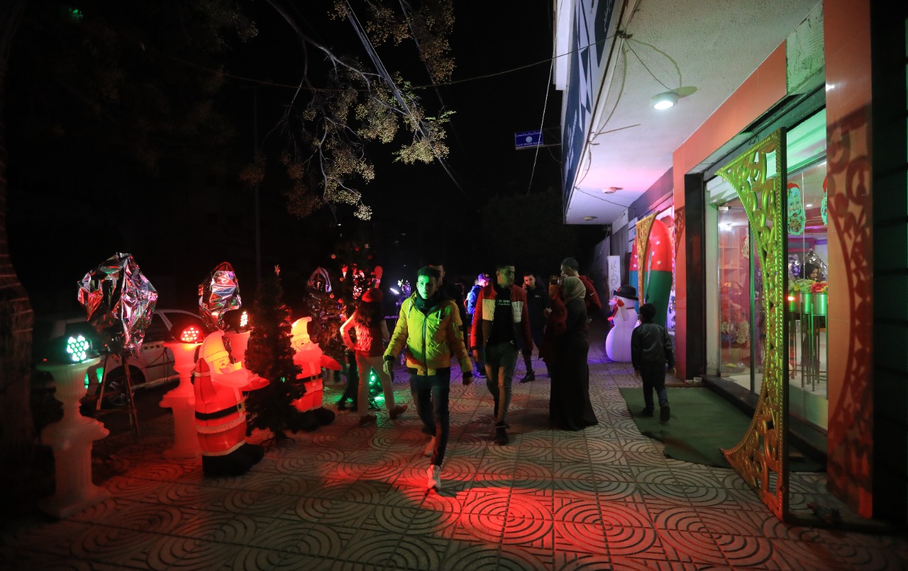 أجواء استقبال المواطنين في غزة للعام الجديد 2023