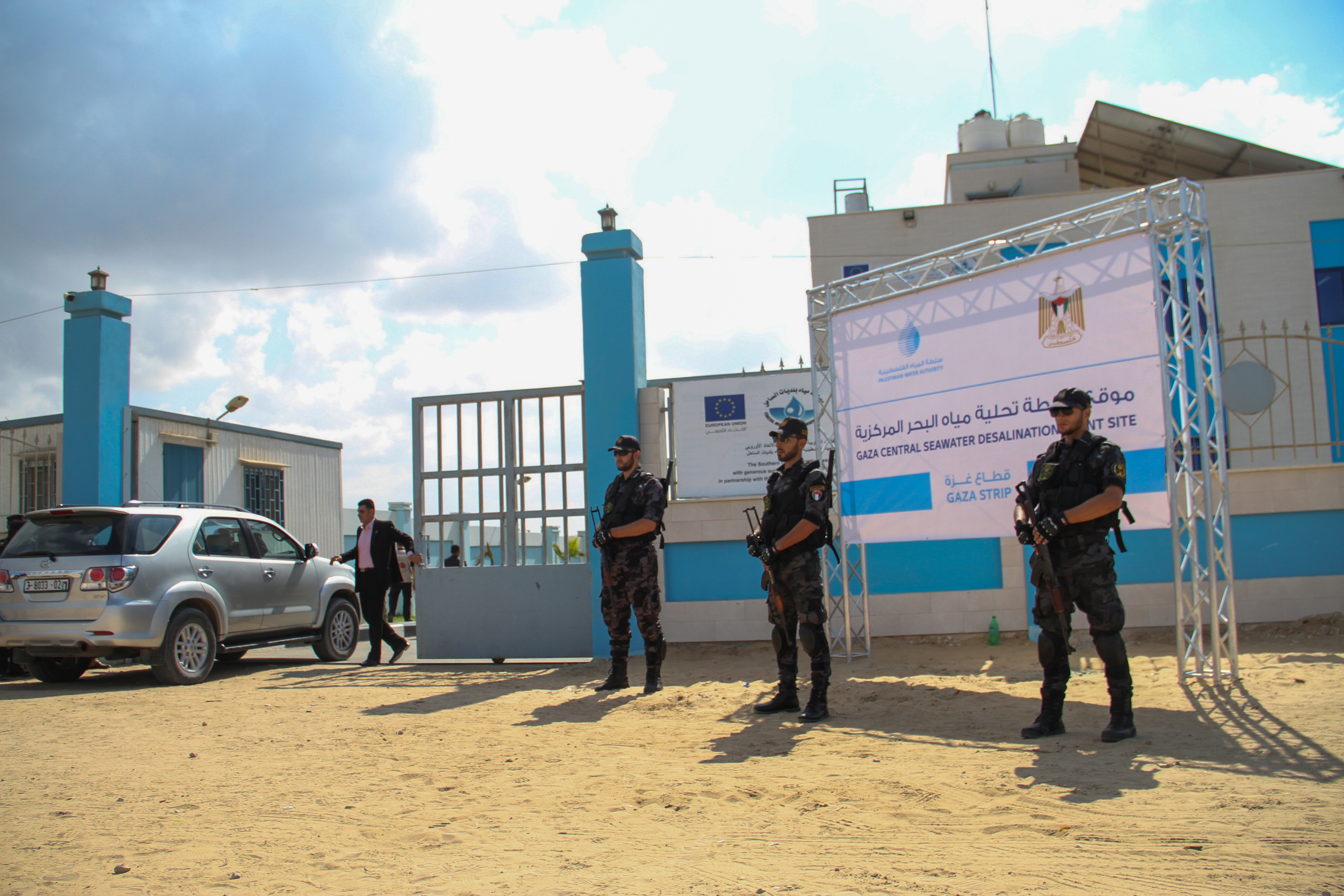 الأجهزة الأمنية تؤمن جولة رئيس الوزراء في غزة