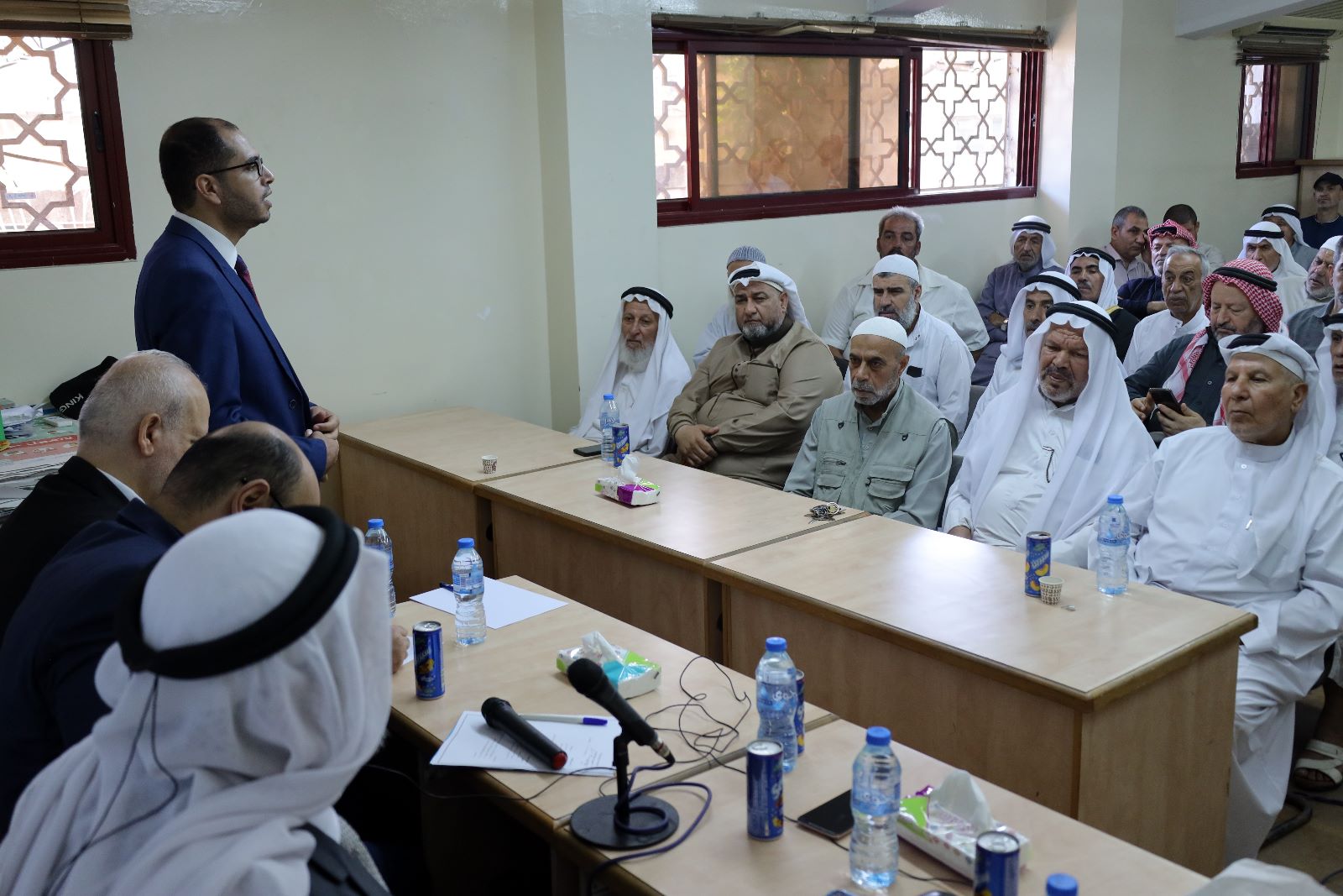 "شرطة المكافحة" و"العشائر" تنظمان لقاء مع الوجهاء والمخاتير حول سبل مكافحة آفة المخدرات