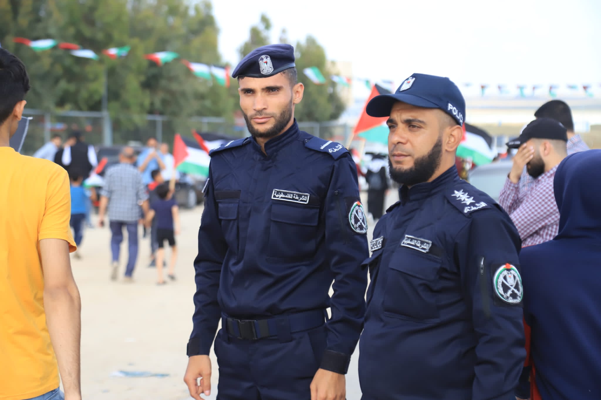 أجهزة "الداخلية" تساند المواطنين بفعالية "مسيرة الأعلام الفلسطينية" شرق غزة