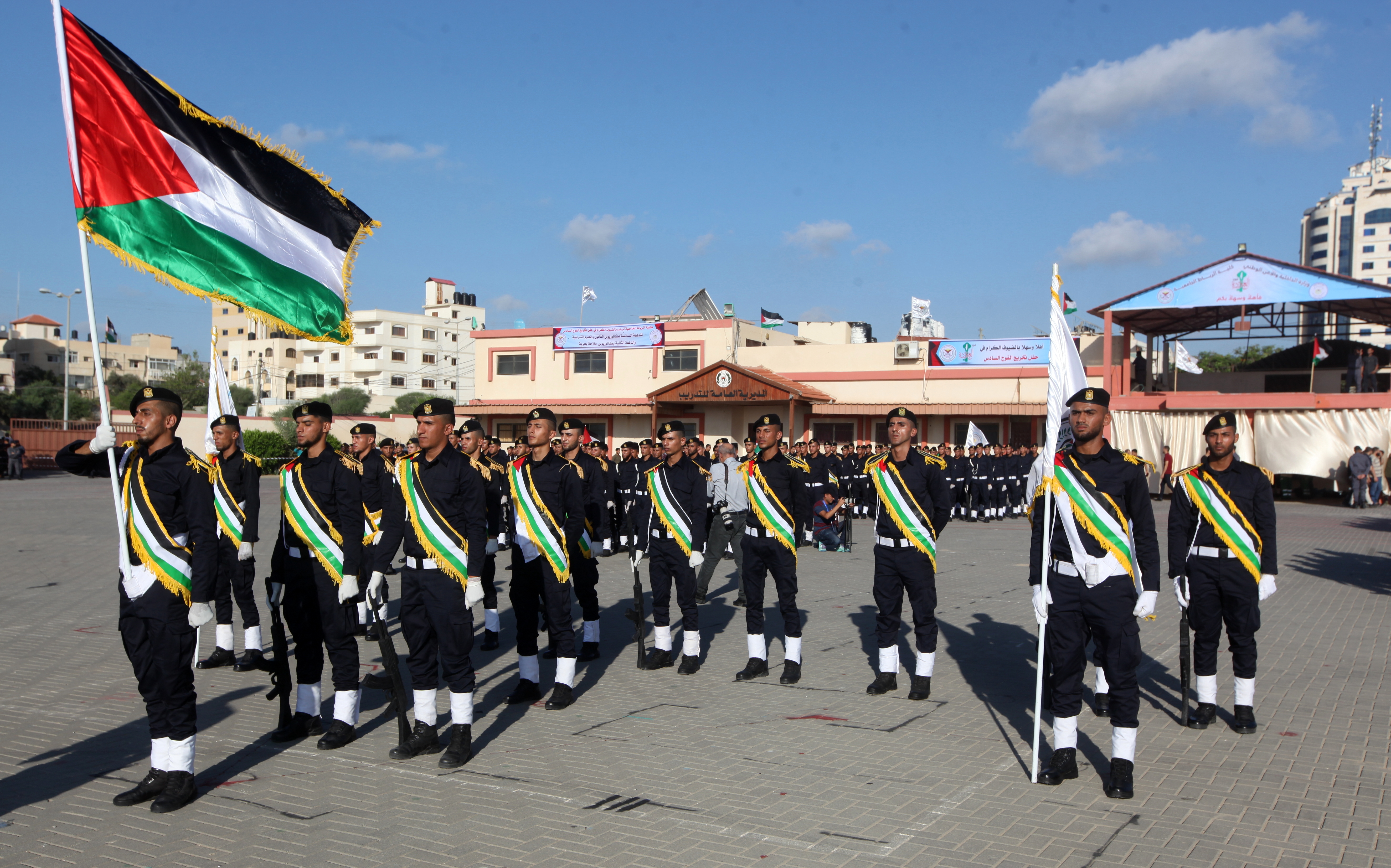 كلية الرباط تُخرّج 54 ضابطاً ضمن فوج "العودة"