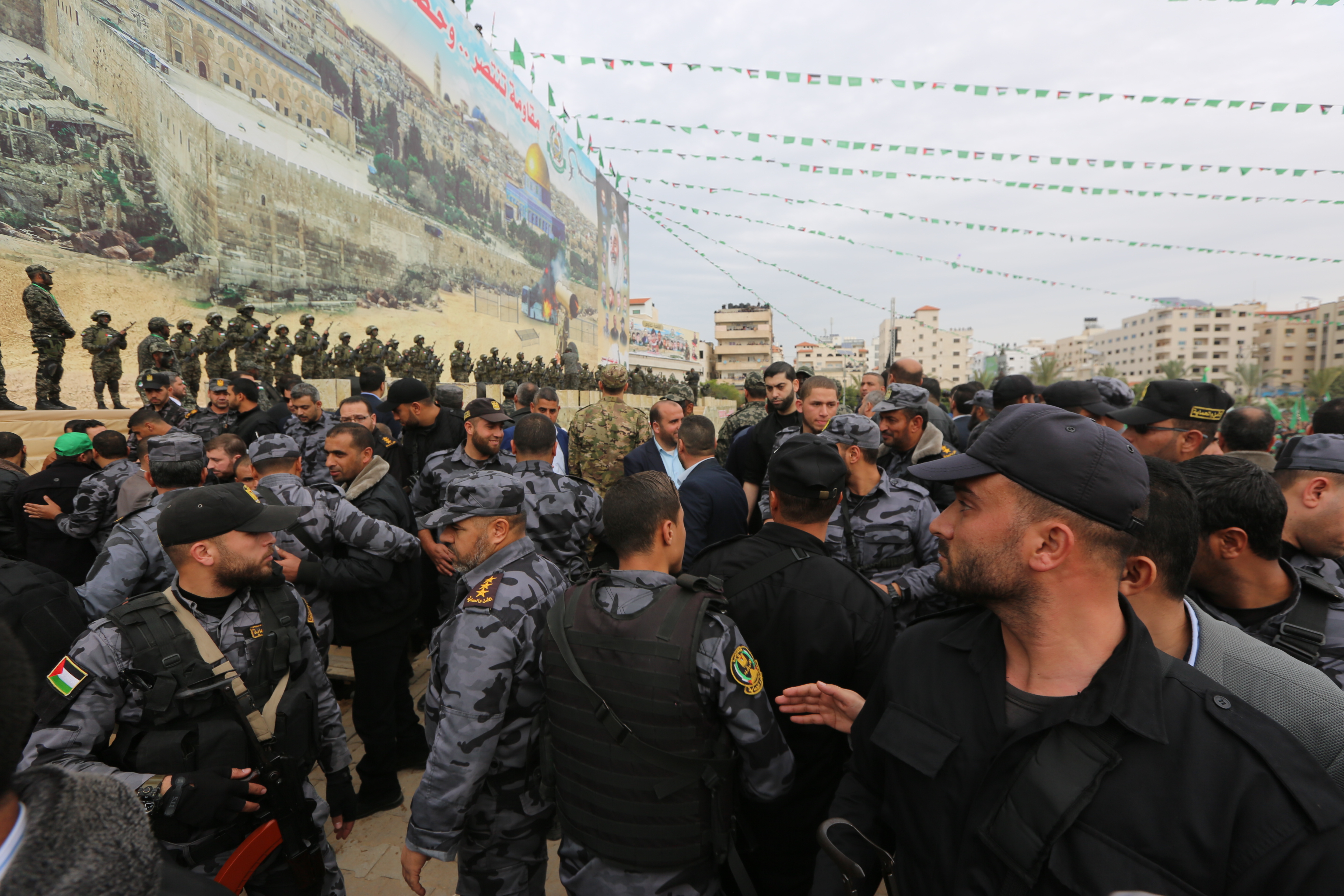 تأمين مهرجان انطلاقة حركة حماس في ساحة الكتيبة بغزة