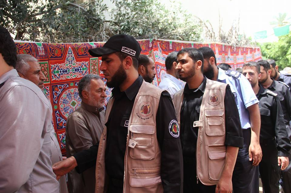 قيادة "الداخلية" تقدم واجب العزاء لذوي شهداء المقاومة بالمحافظة الوسطى