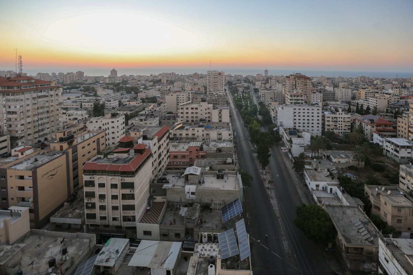 سريان قرار حظر التجوال في محافظات غزة لليوم الثالث