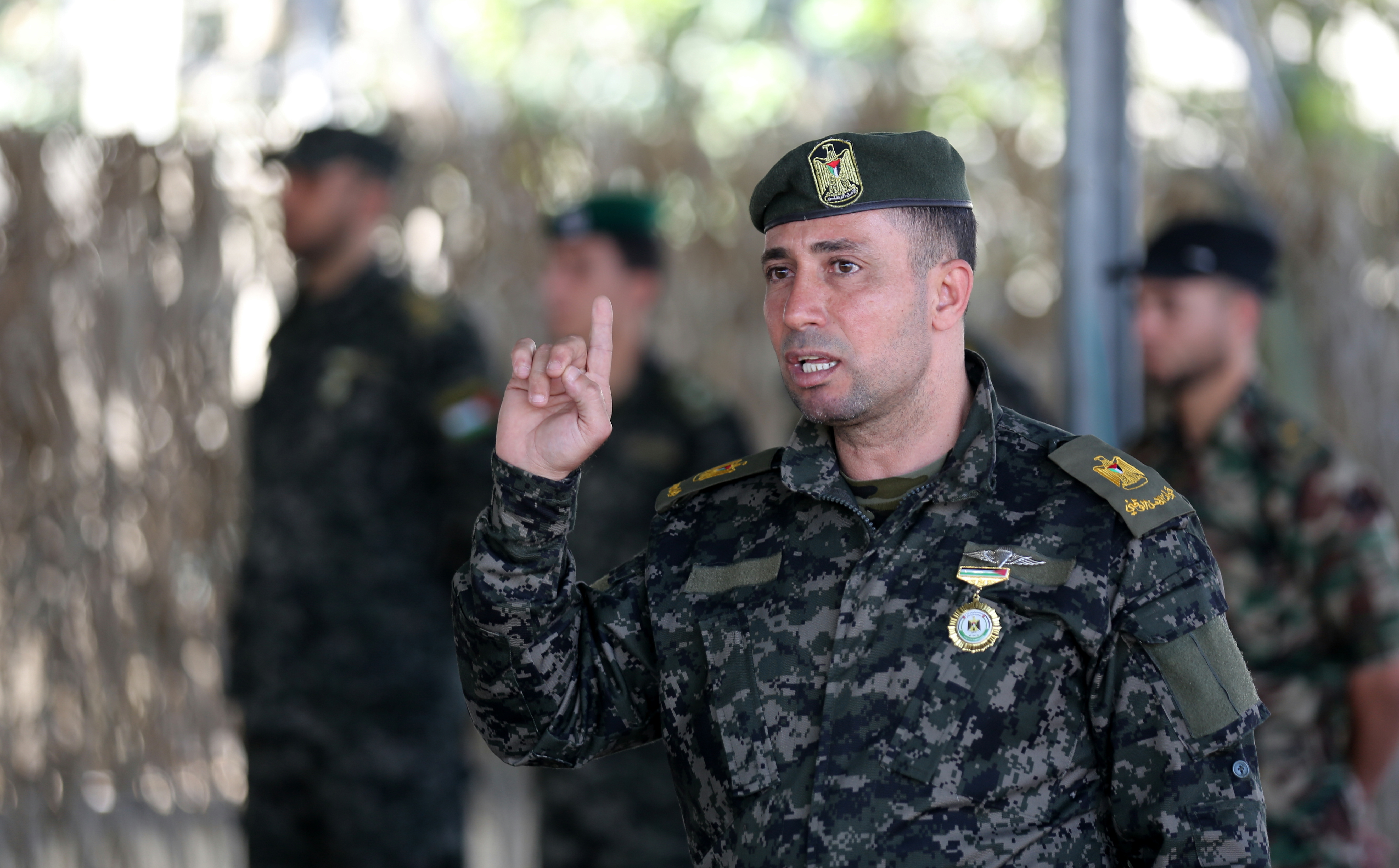 تخييم مغلق لدورتي قادة السرايا وتأهيل الضباط  بالأمن الوطني