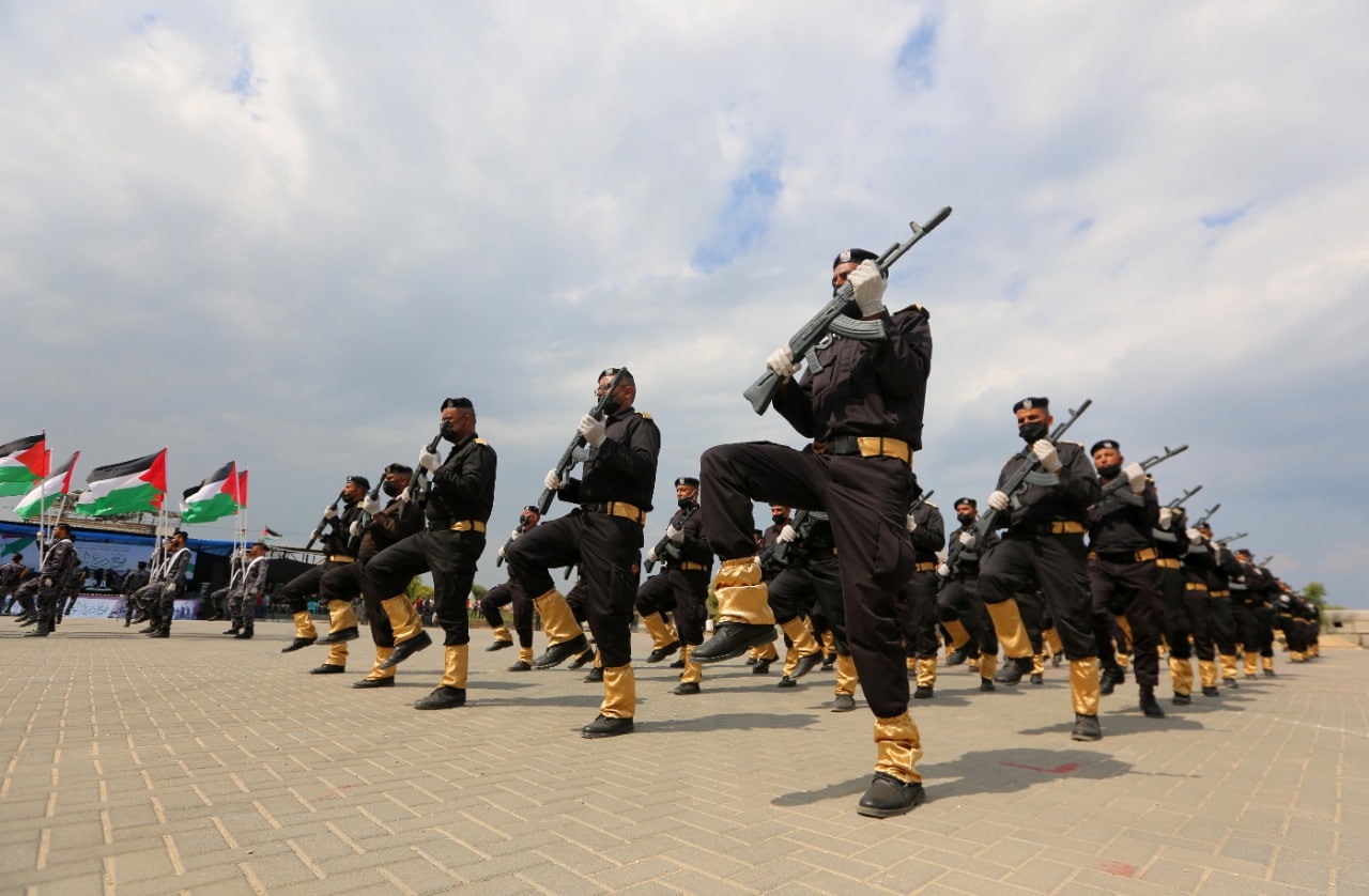 "مديرية التدريب" تُخرج دورتَي صف الضباط 27 والتأسيسية 35