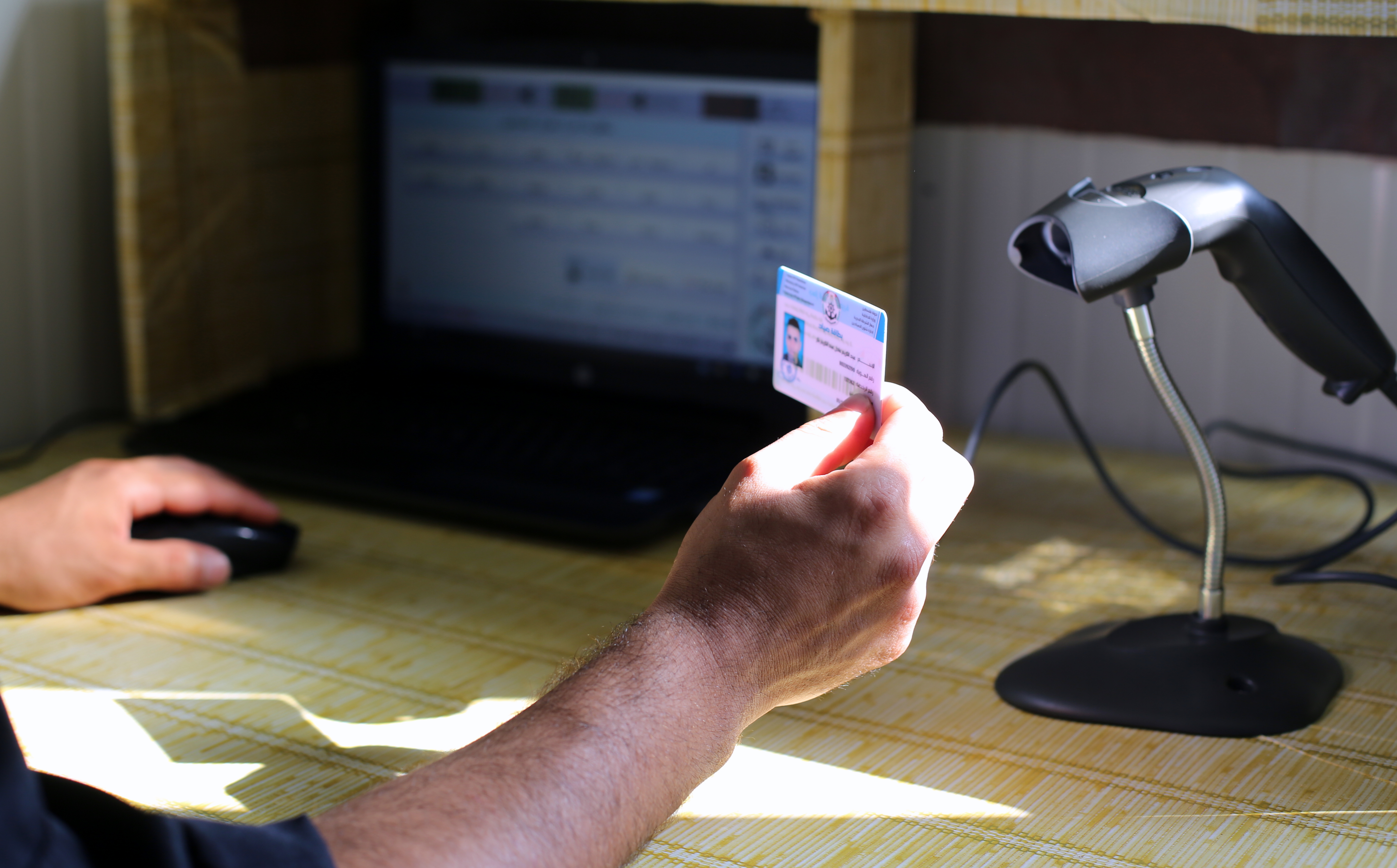 الشرطة البحرية تُنظم حركة الصيادين في ميناء غزة بنظام منظومة "الباركود" الإلكتروني