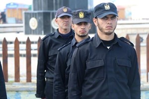 الشرطة البحرية تفتتح سلسة دورات مغلقة لعناصرها