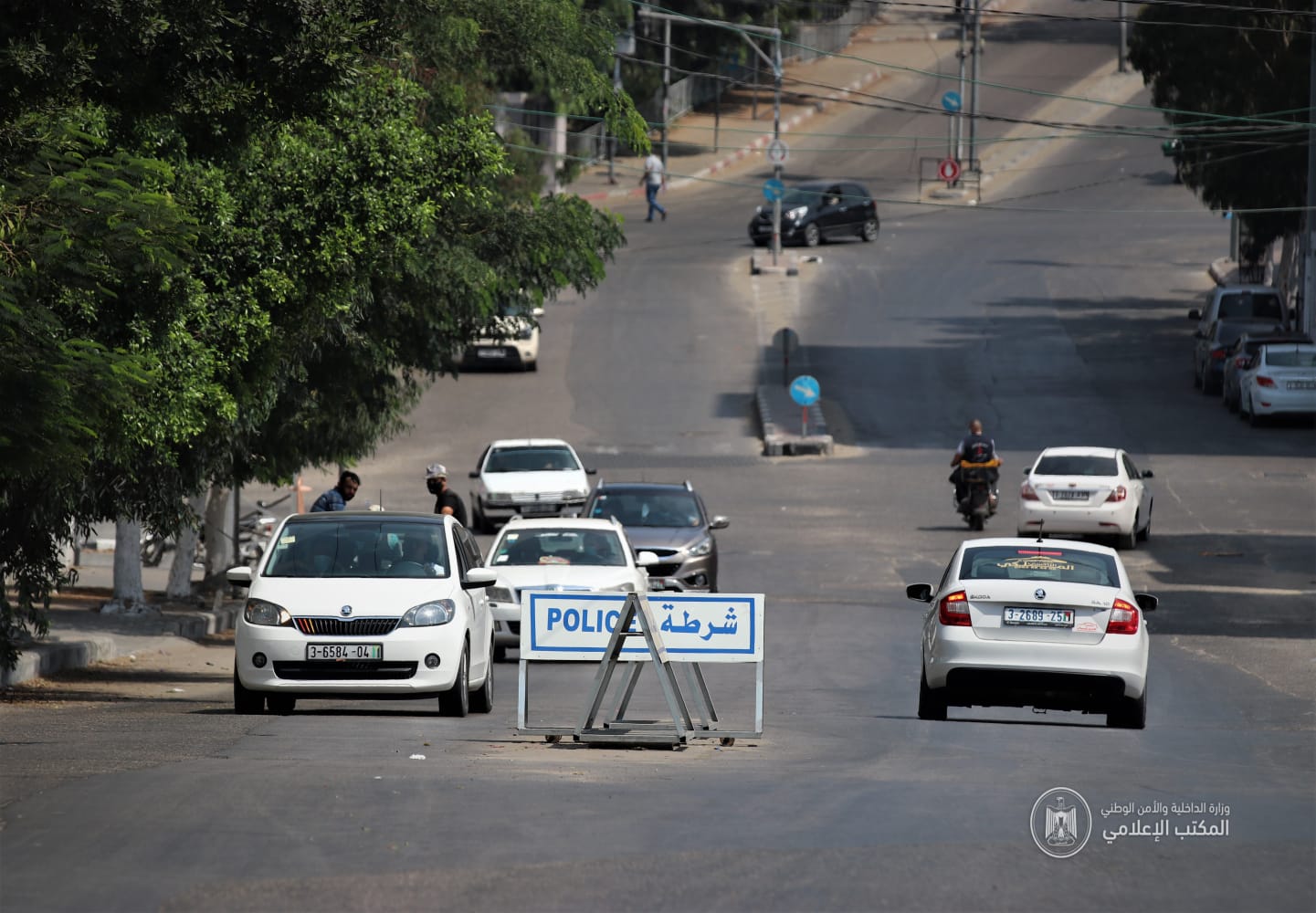 حركة المواطنين بمدينة غزة في ظل تخفيف حظر التجوال بعدد من المناطق