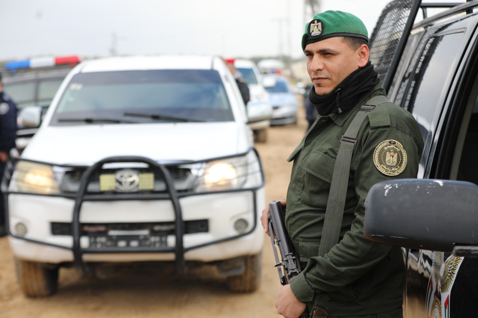 بمراسم عسكرية.. جماهير غزة تُشيع الوزير السابق زياد الظاظا