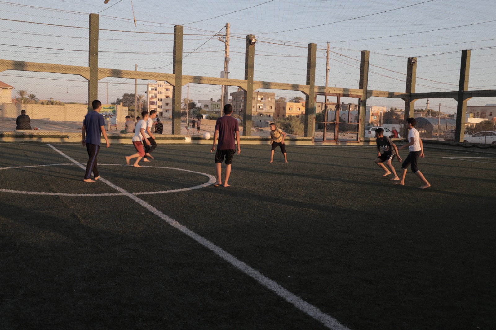 اصطياف المواطنين بغزة على شاطئ البحر وعدد من الأماكن الترفيهية خلال الإجازة الأسبوعية