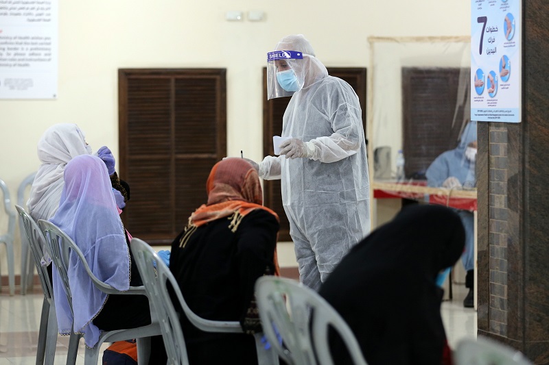 توافد المسافرين العائدين عبر معبر رفح في أول أيام فتحه استثنائياً