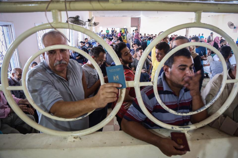 مغادرة حجاج المكرمة السعودية والحالات الإنسانية عبر معبر رفح (الأحد 27 أغسطس 2017)