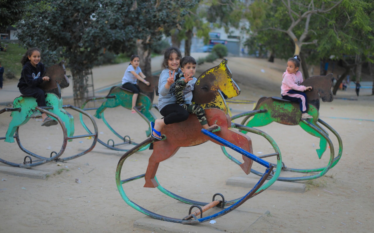 أجواء قضاء المواطنين في غزة الإجازة الأسبوعية في عدد الأماكن الترفيهية مساء الجمعة