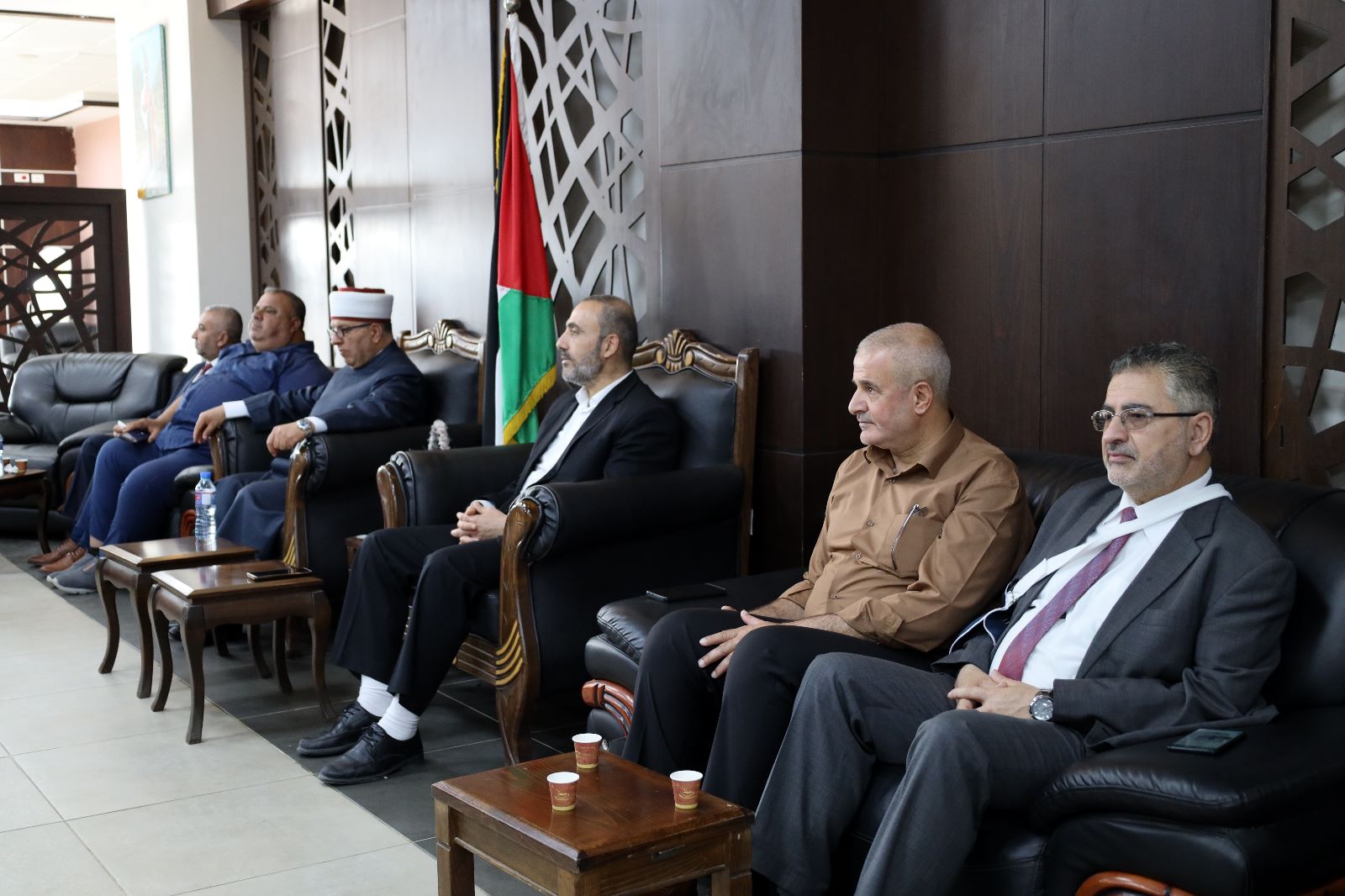 أطقم "المعابر" و"أجهزة الداخلية" تسهل مغادرة حجاج بيت الله عبر معبر رفح