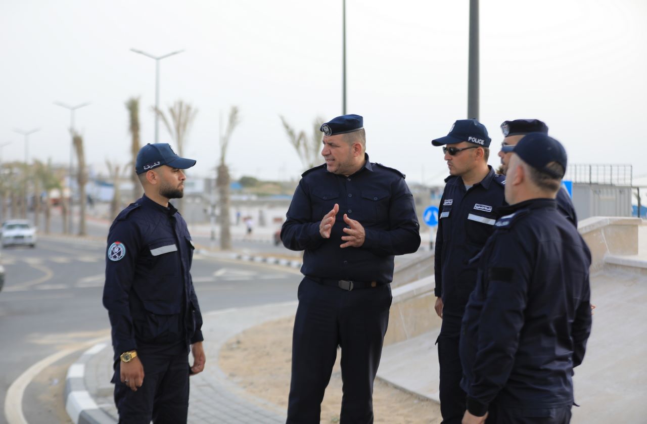 أجواء اصطياف المواطنين بغزة على شاطئ البحر وعمل أجهزة الداخلية في توفير الأجواء الملائمة