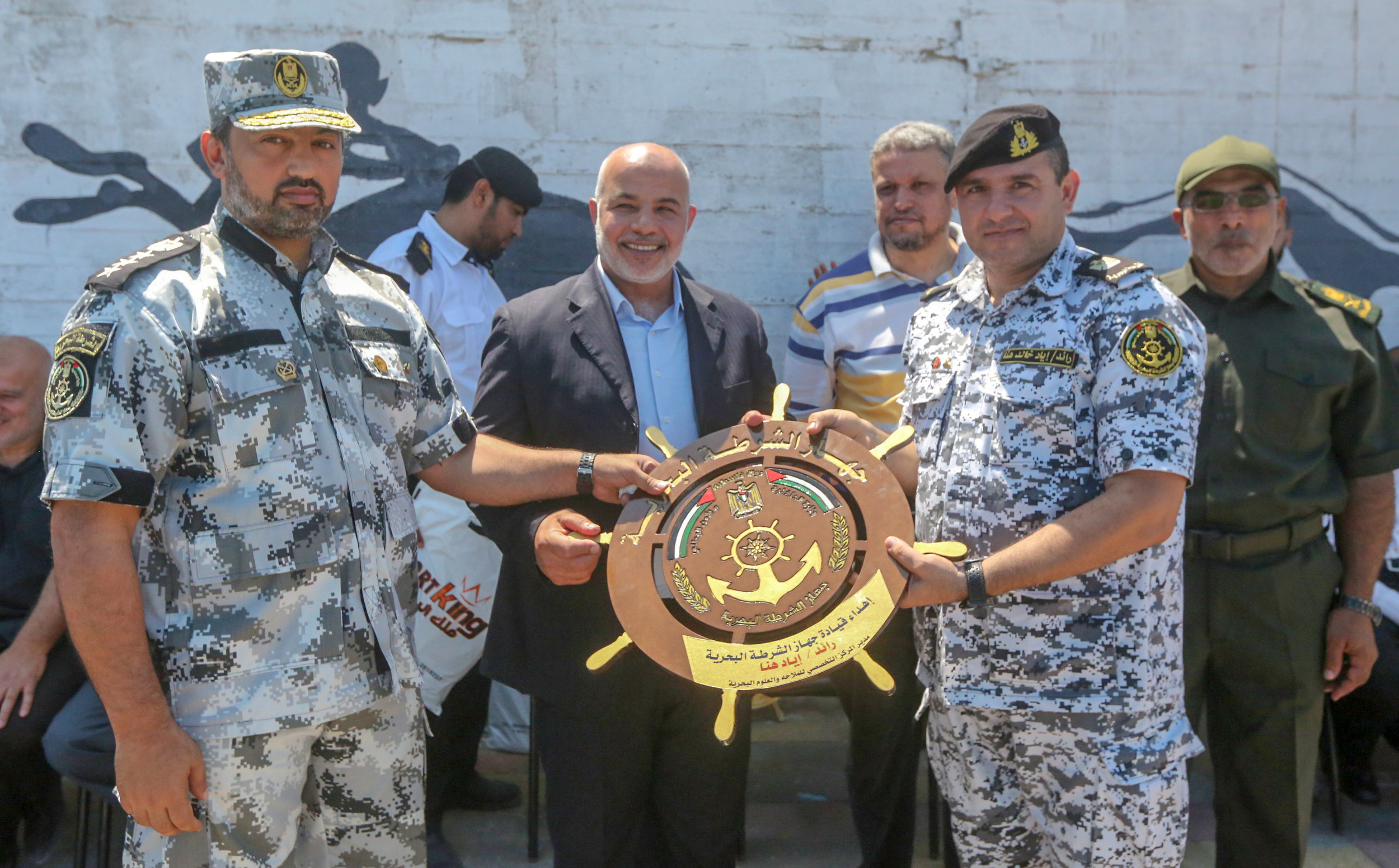 جهاز الشرطة البحرية يفتتح قاعة ومسبحاً تدريبياً