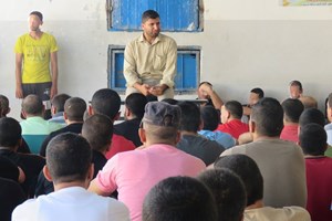 التوجيه السياسي يُنظم محاضرة إيمانية للنزلاء بخانيونس