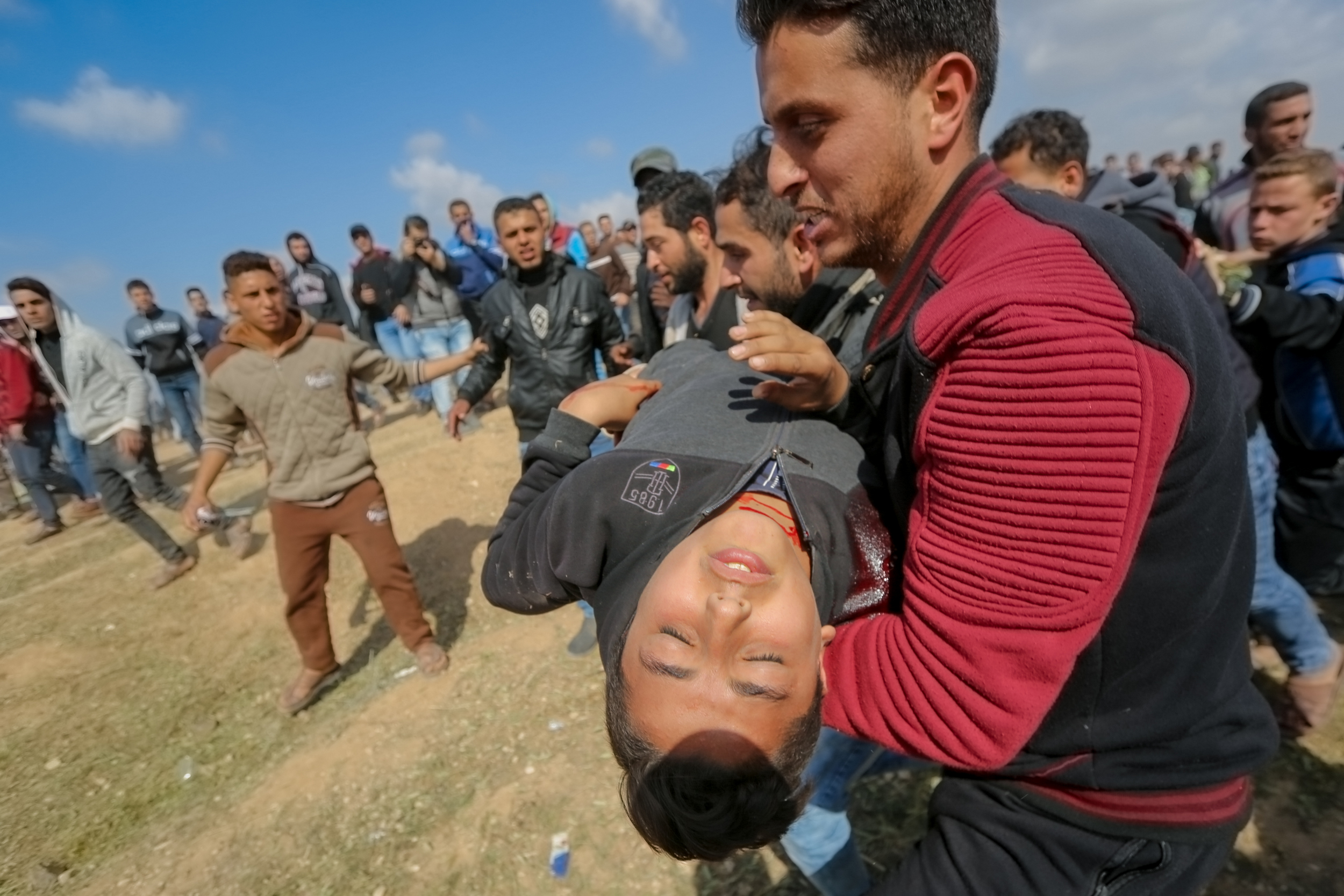 وزارة الداخلية تؤمن وتسهل حركة الجماهير في مسيرات العودة	