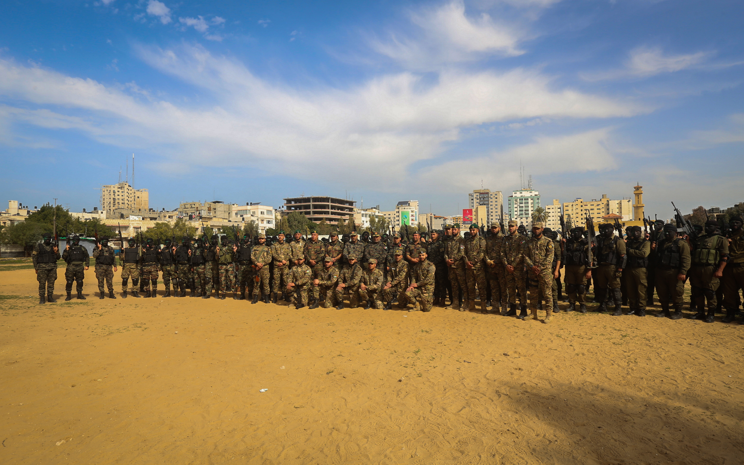 مسير عسكري لدورات قادة السرايا 5، وتأهيل الضباط 15، وصف ضباط 16 بقوات الأمن الوطني